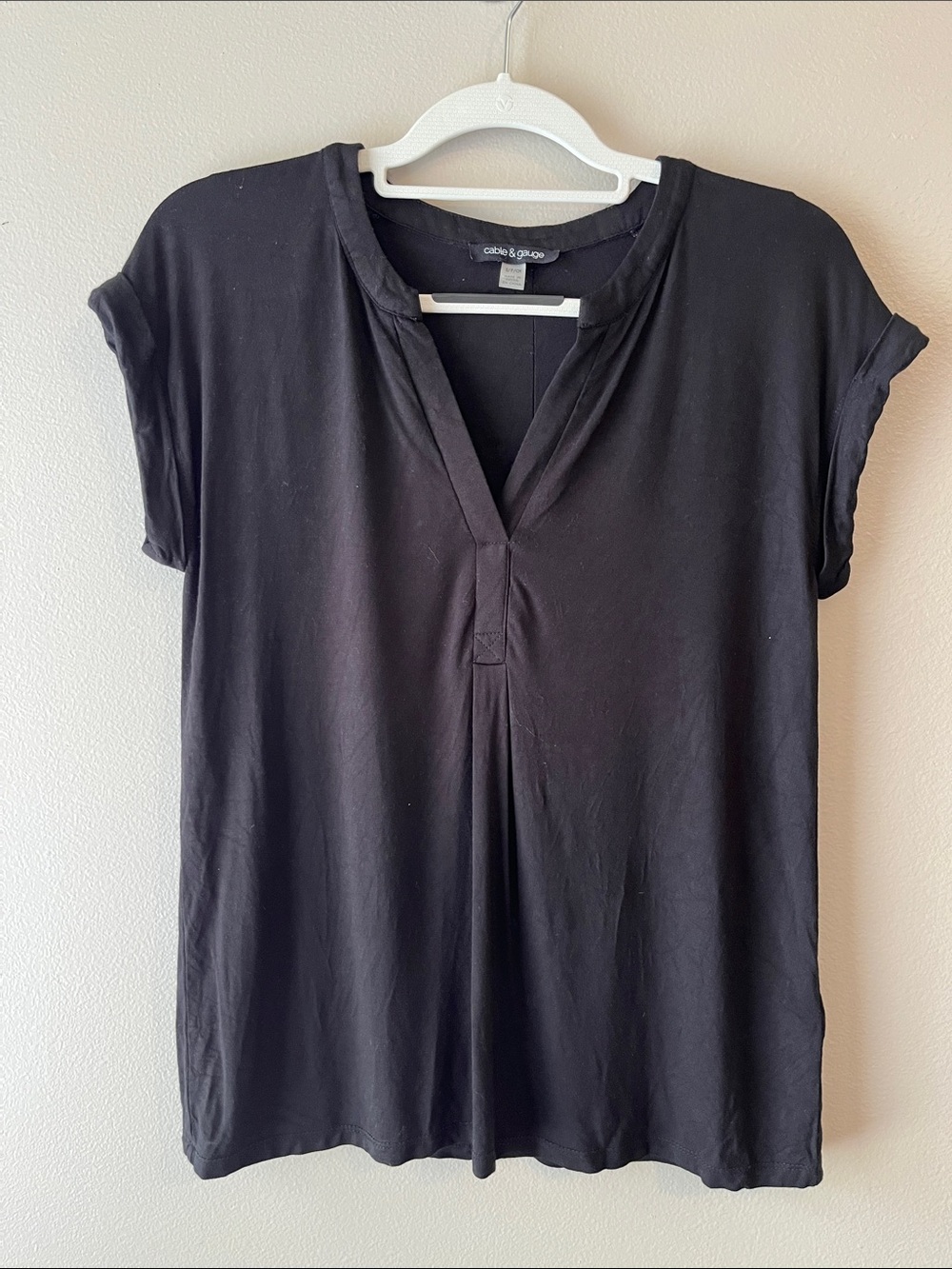 Cable & Gauge Black Short Sleeve V-Neck Top